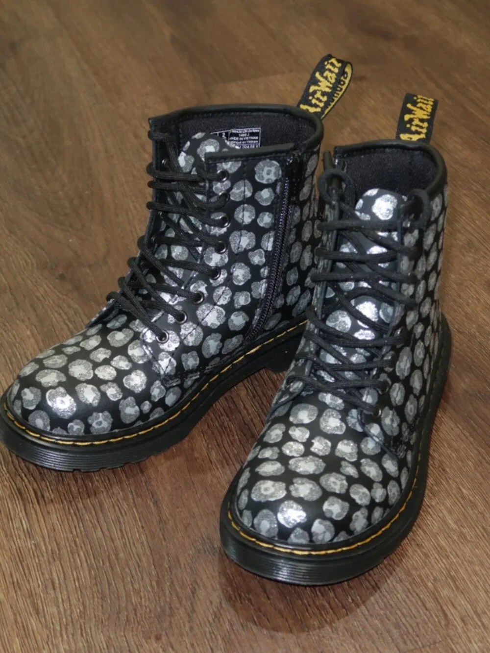 New Girls Dr. Martens Junior 1460 Leopard Hydro Leather Lace Up Boots 2 Youth 2Y